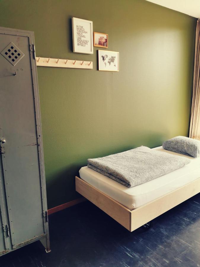 Backpackers Hostel *
